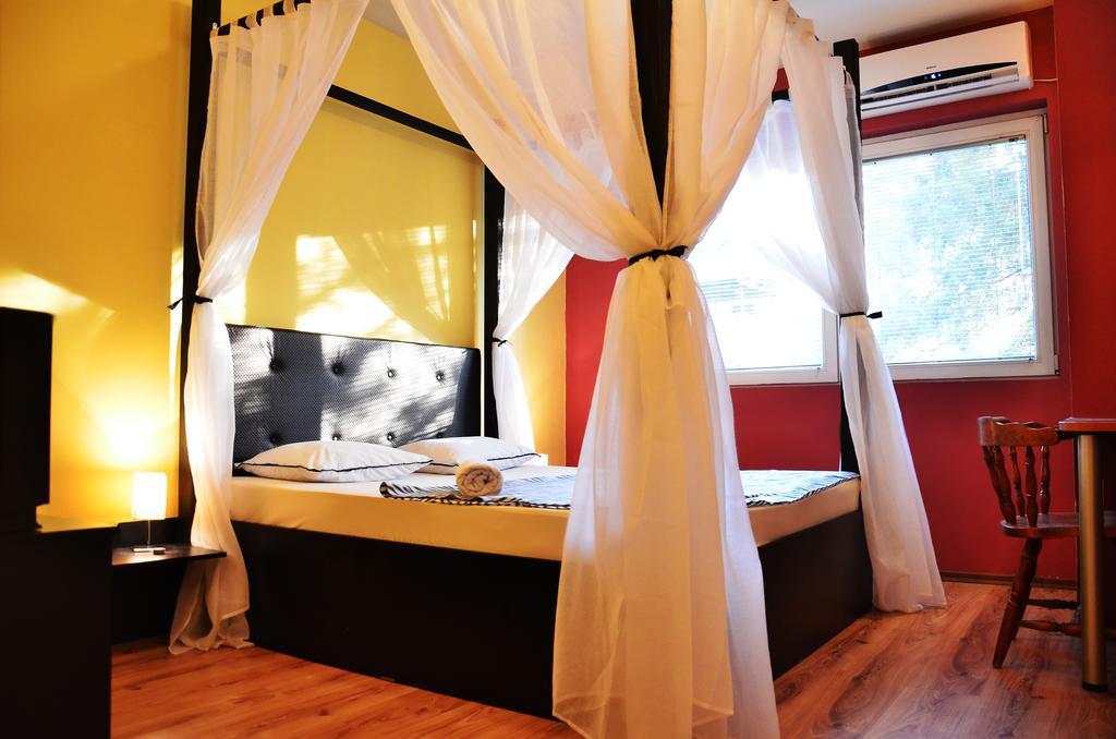 Hostel Kalonis Skopje Værelse billede