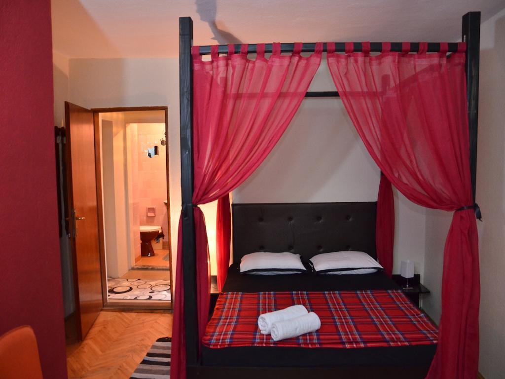 Hostel Kalonis Skopje Eksteriør billede