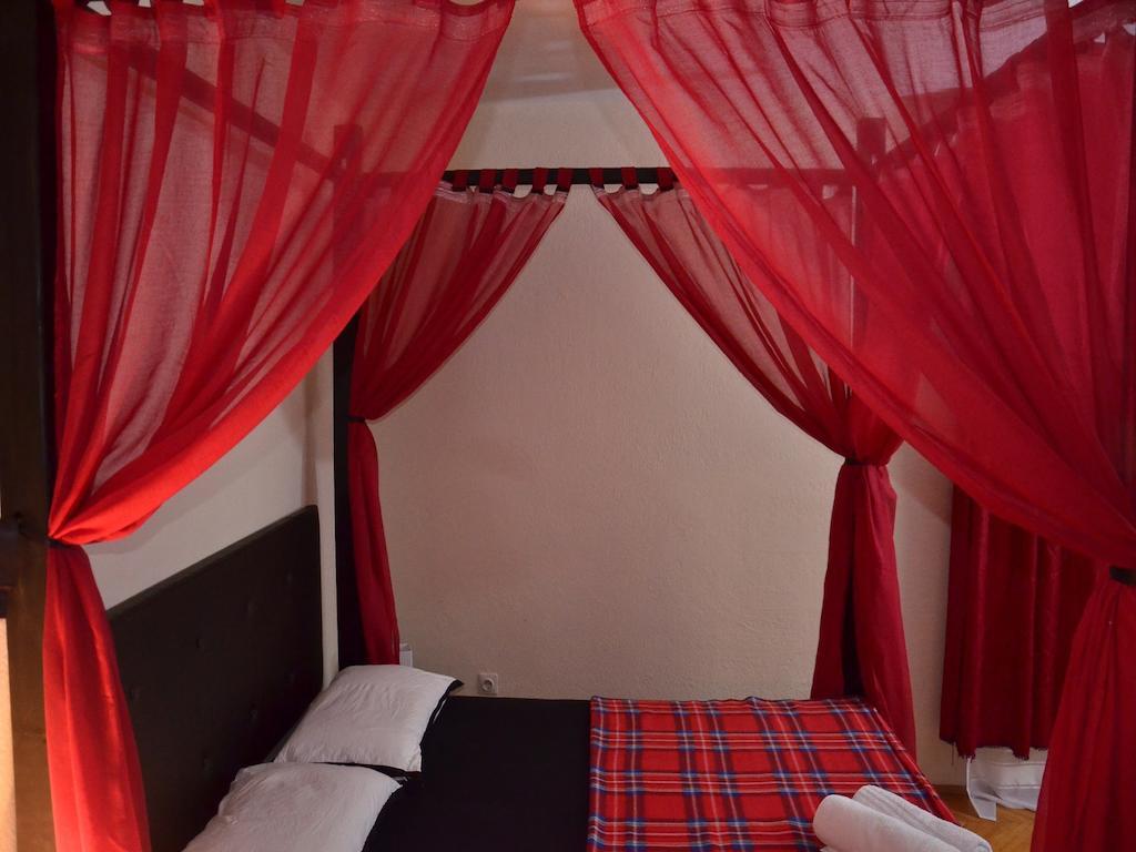 Hostel Kalonis Skopje Værelse billede
